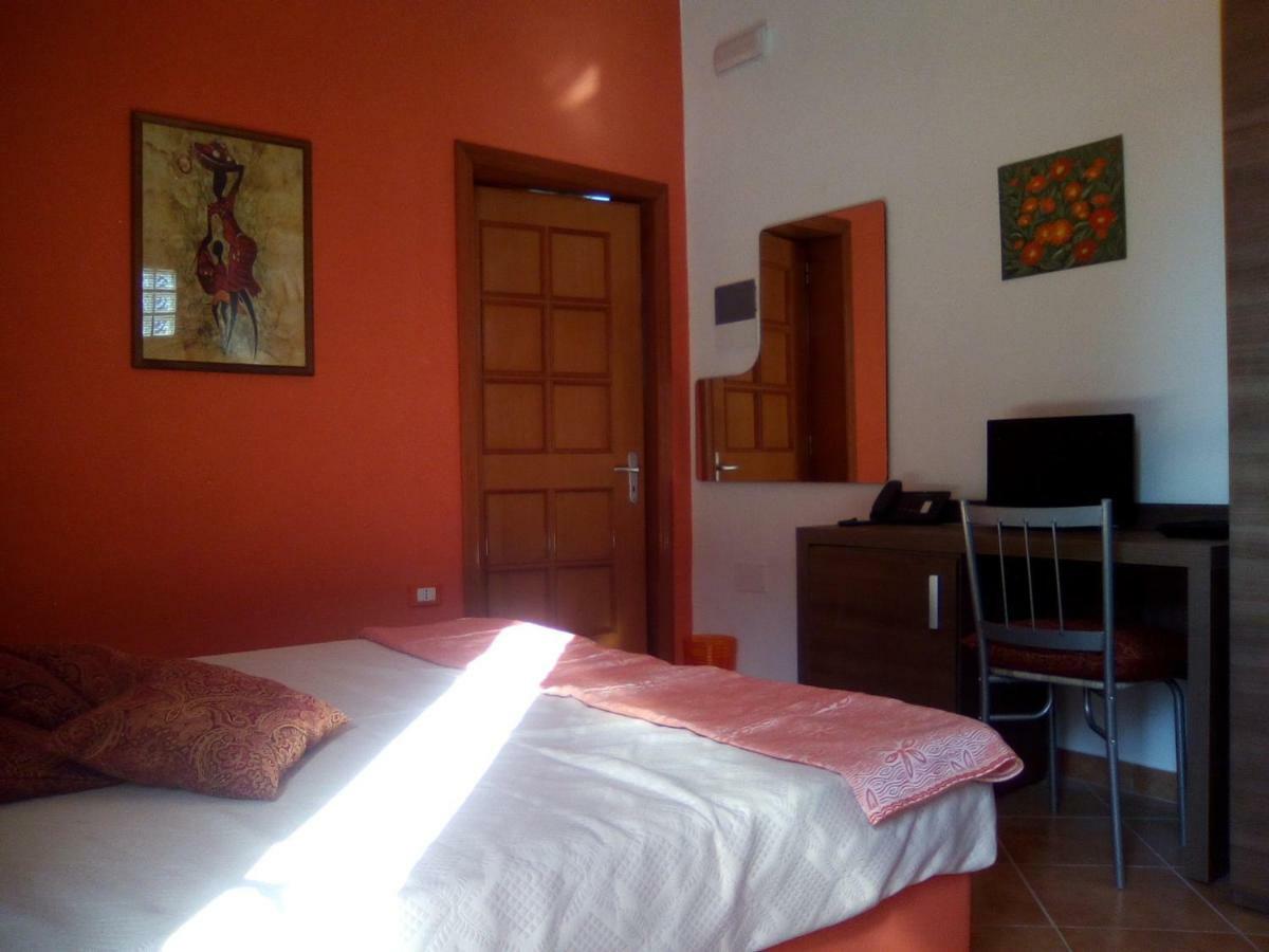 Casa Te La Bradamante Bed and Breakfast Magliano Exteriör bild